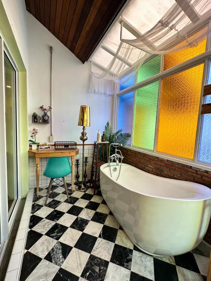 Rumah tetamu T-house Bkk 2floors Near Bts With Swimming Pool And Free Wifi *
