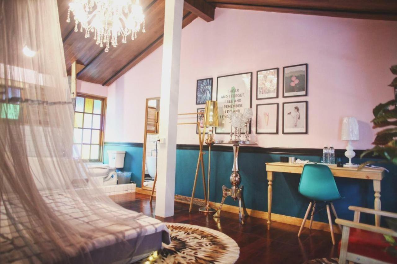 招待所 T-house Bkk 2floors Near Bts With Swimming Pool And Free Wifi 曼谷