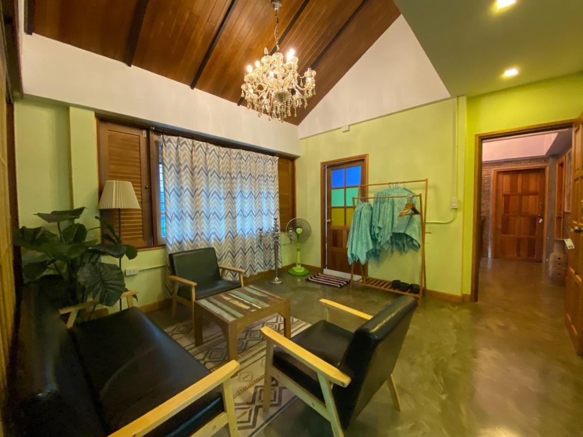 T-house Bkk 2floors Near Bts With Swimming Pool And Free Wifi 曼谷
